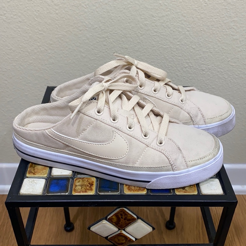 Nike slip on tennis shoes